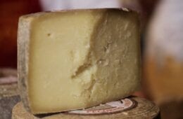 pecorino di montagna formaggio stagionato di Norcia