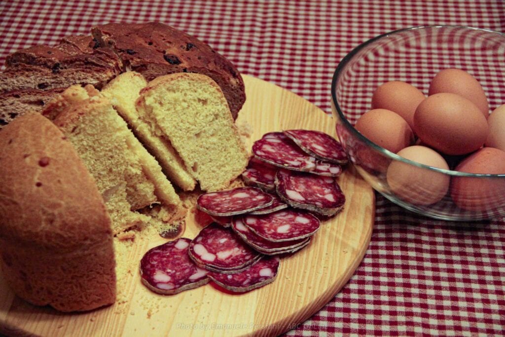 La pizza dolce di Pasqua di Norcia con le uova e il salame